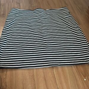 Old Navy Black and White Striped Mini Skirt